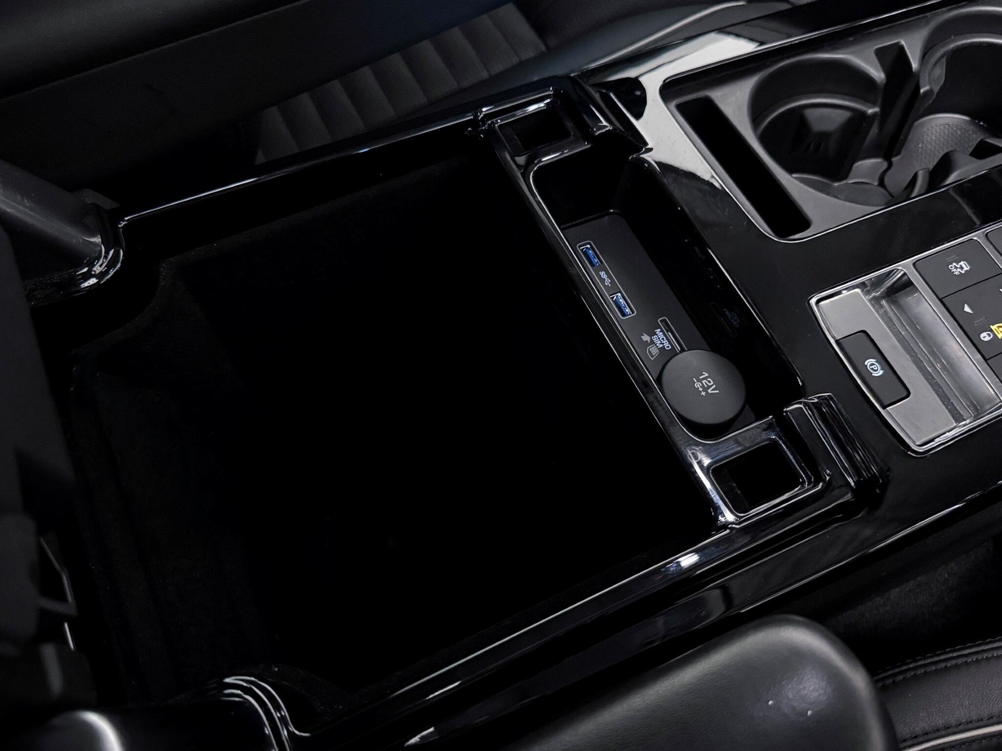 Land Rover Discovery view 35