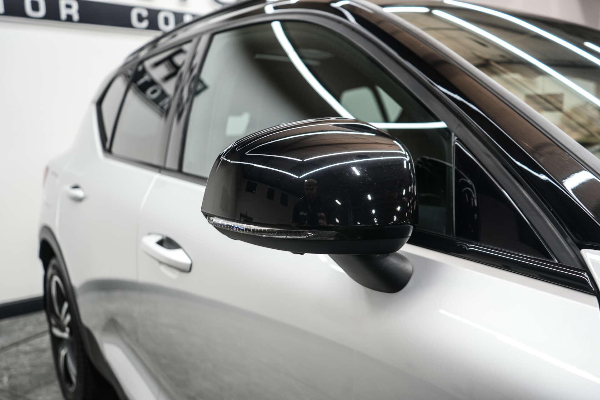 Volvo XC40 view 8