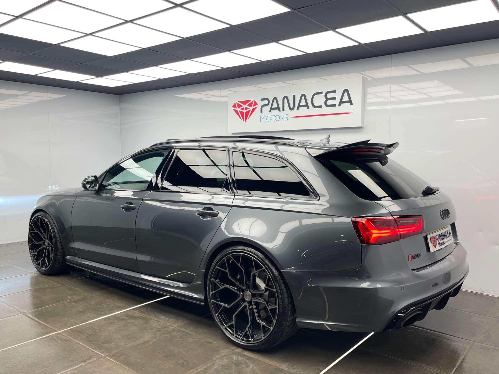 Audi RS6 Avant view 11