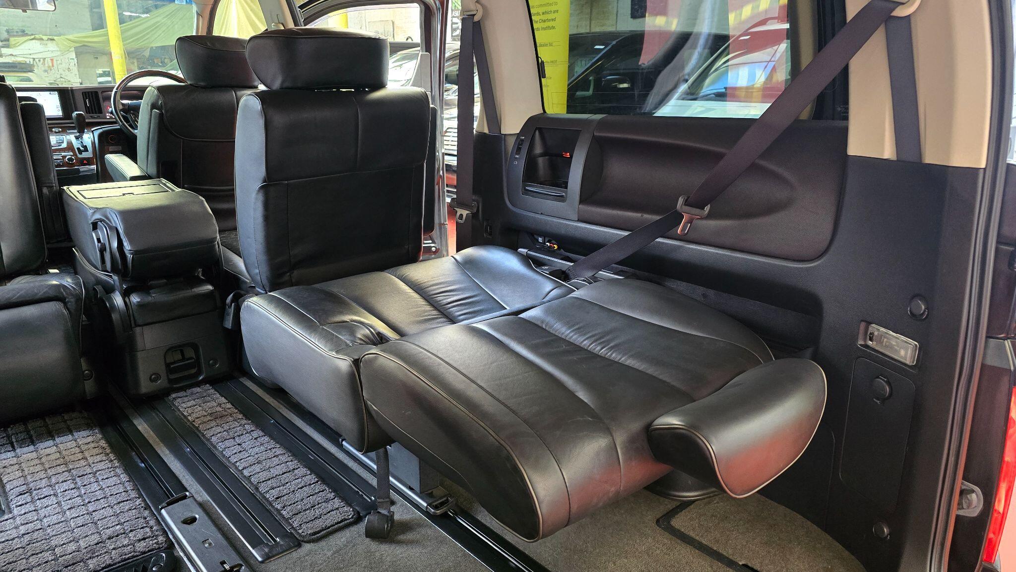 Nissan Elgrand view 12
