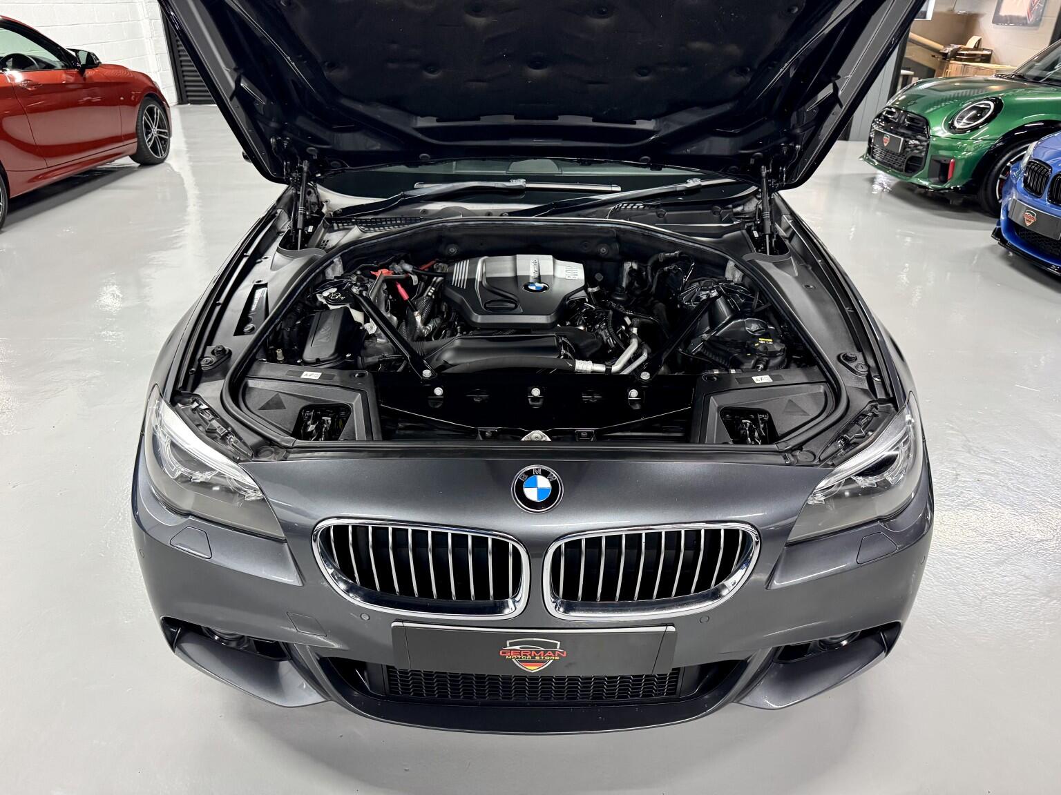 BMW 5 Series view 20