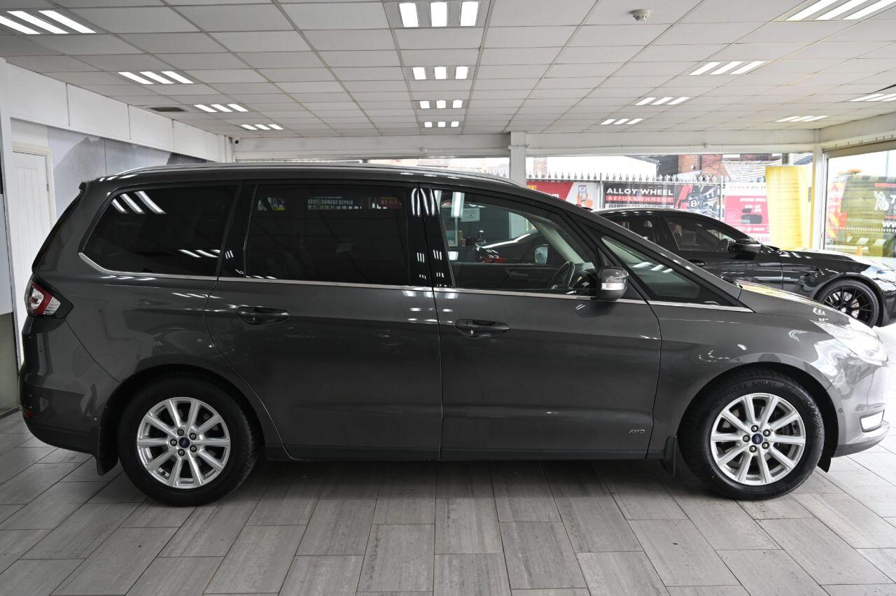 Ford Galaxy view 3
