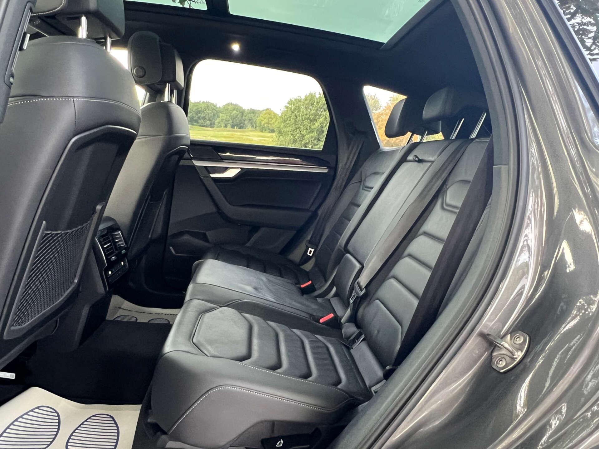 Volkswagen Touareg view 38