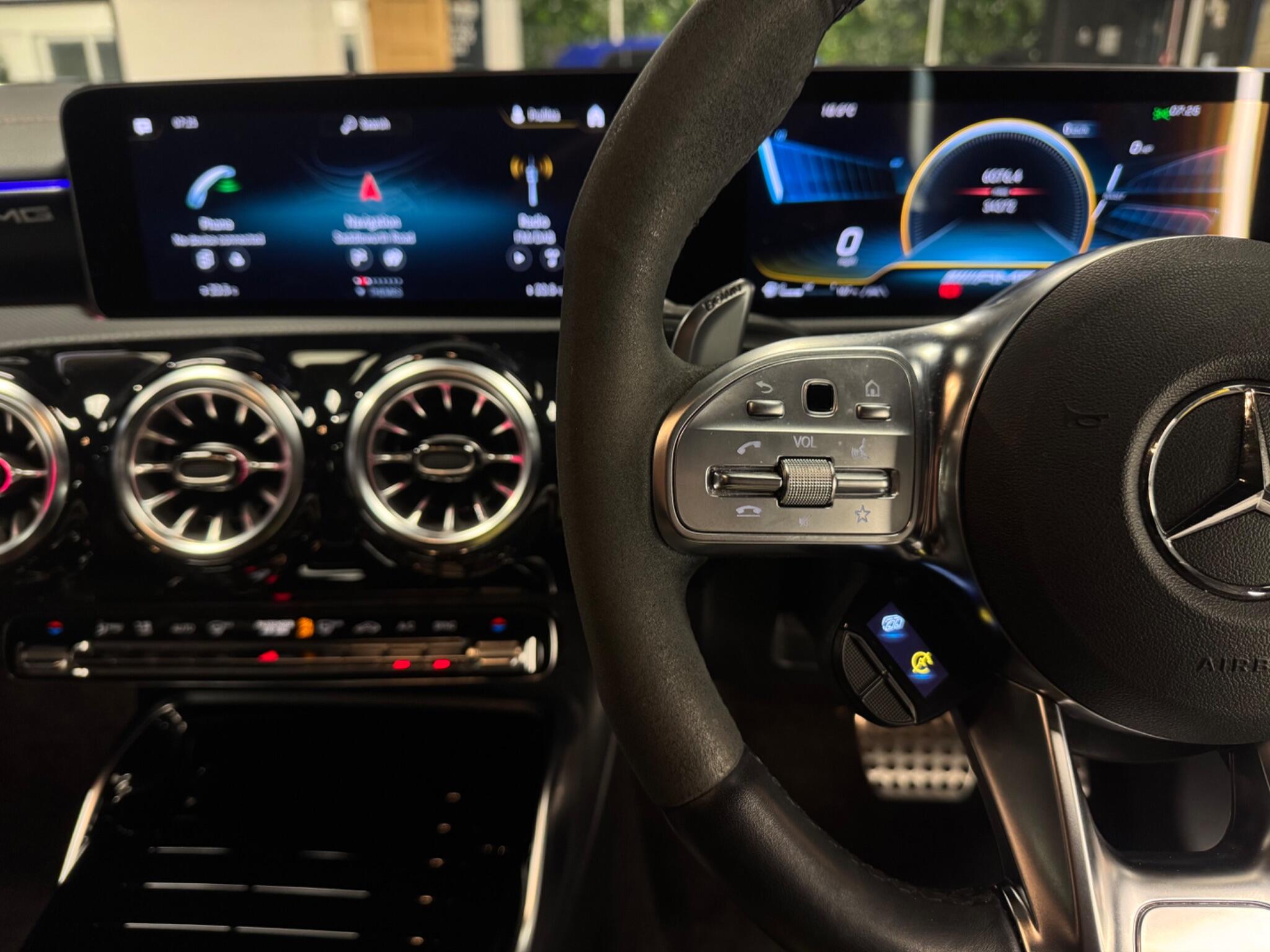 Mercedes-Benz Cla view 28