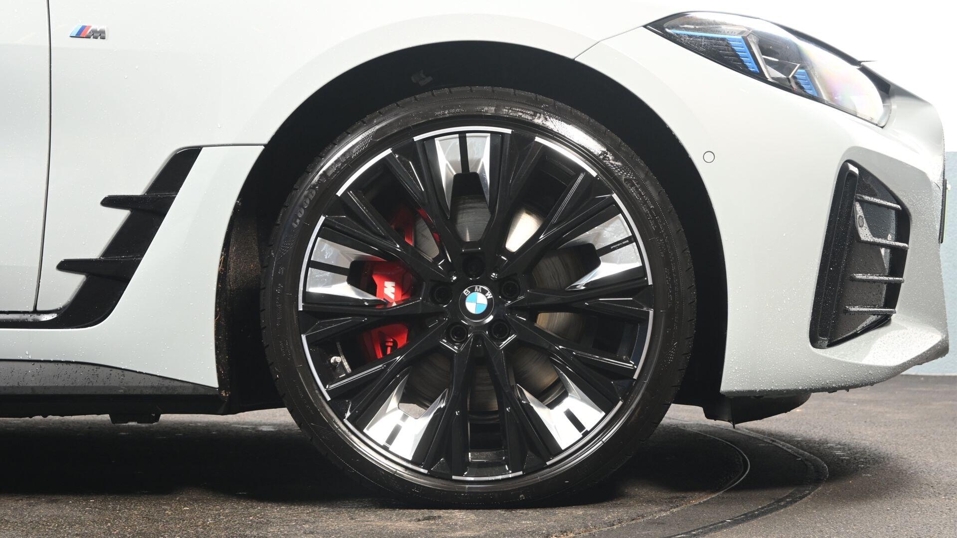 BMW I4 view 14