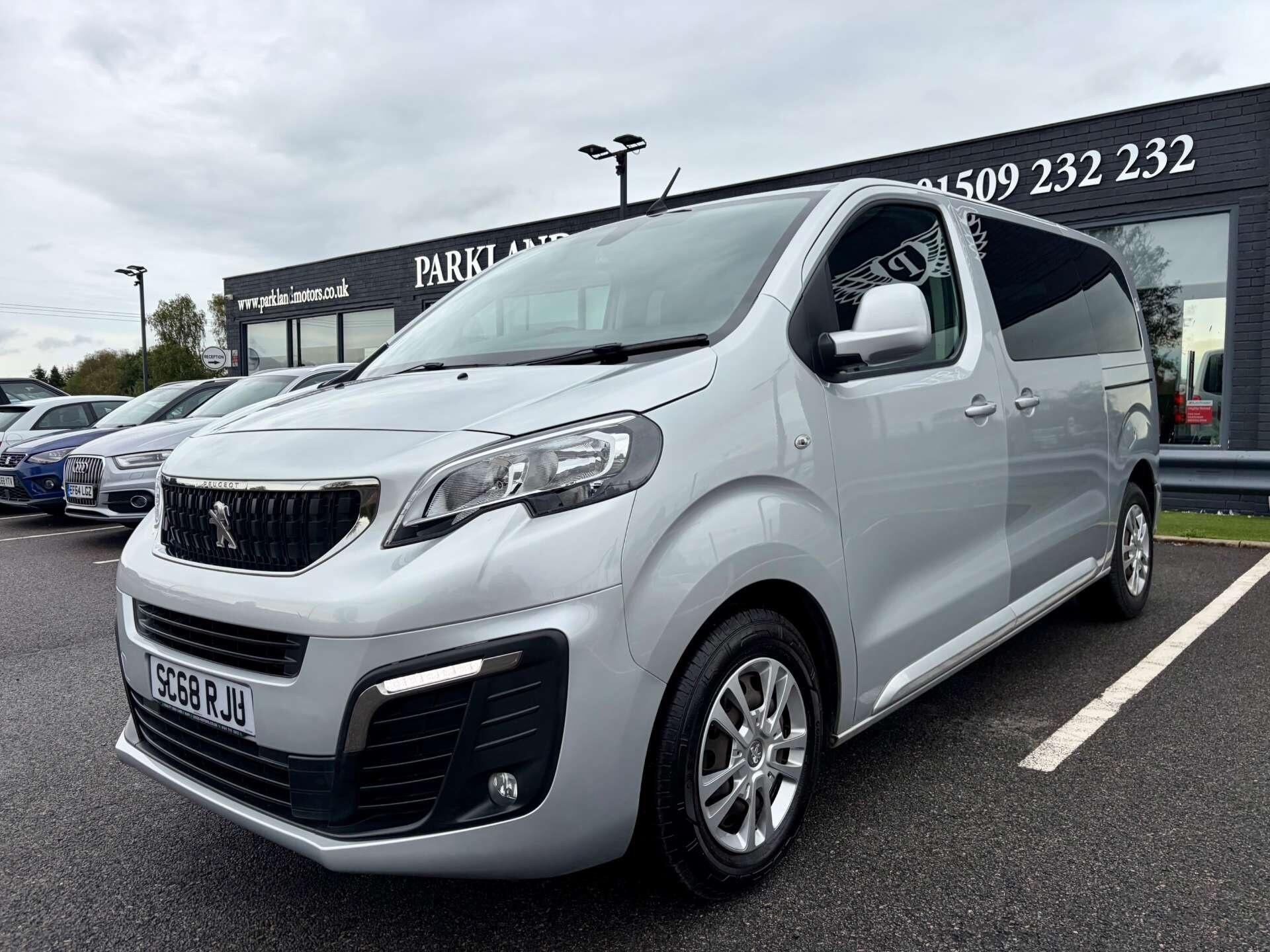 Peugeot Traveller view 4
