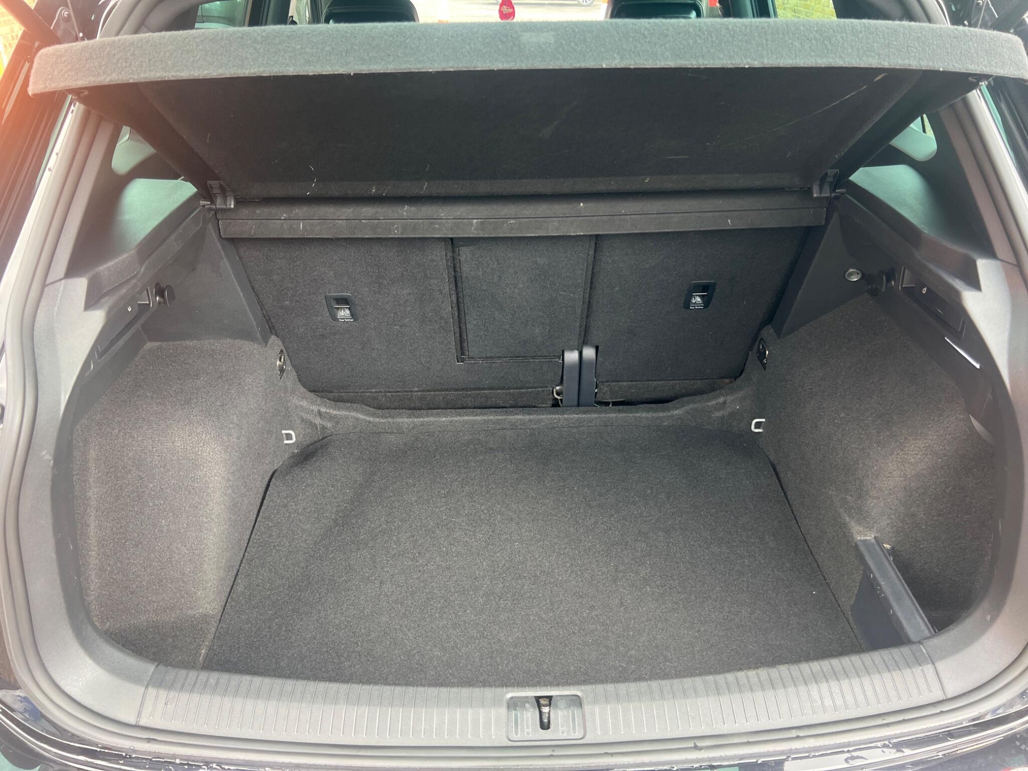 Volkswagen Tiguan view 17