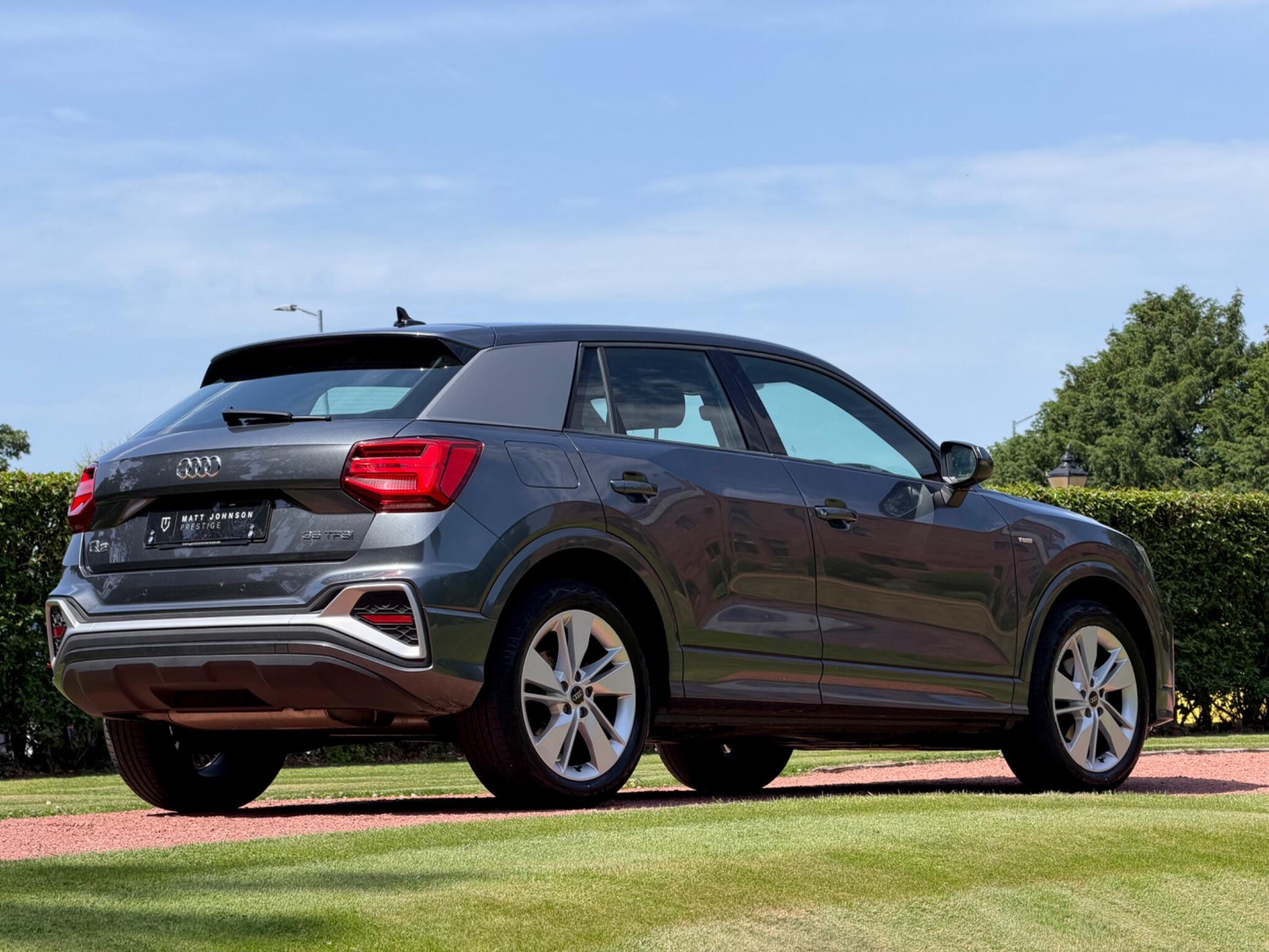 Audi Q2 view 25