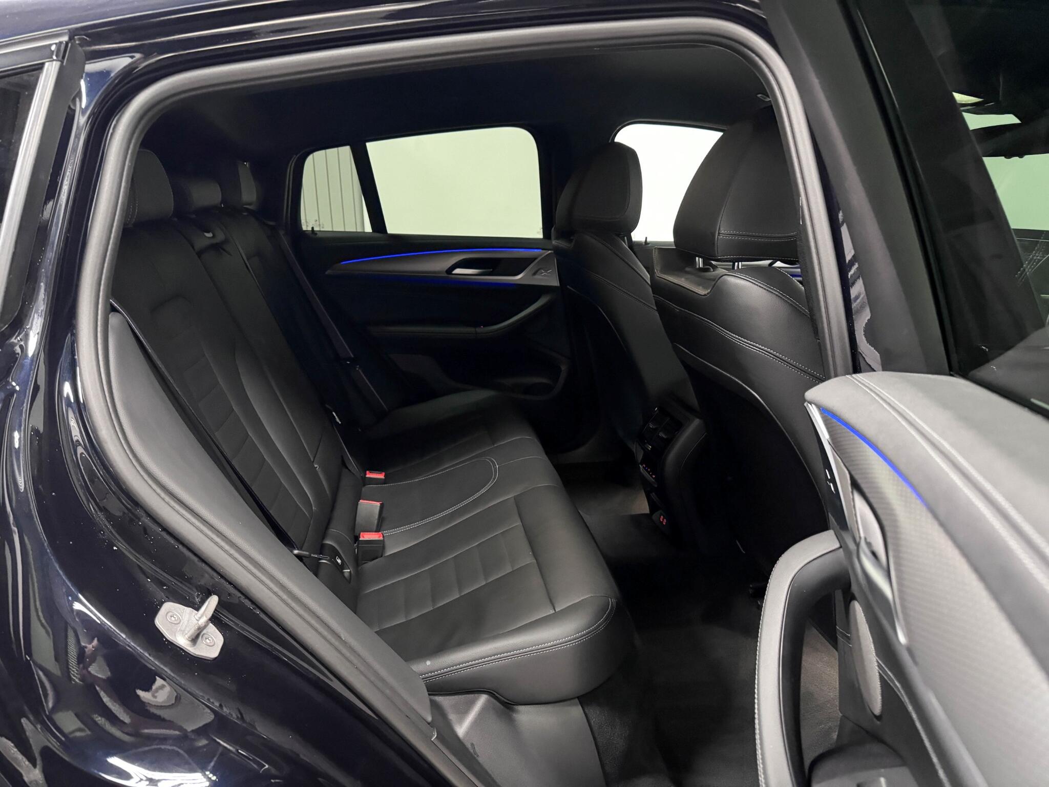 BMW X4 view 9