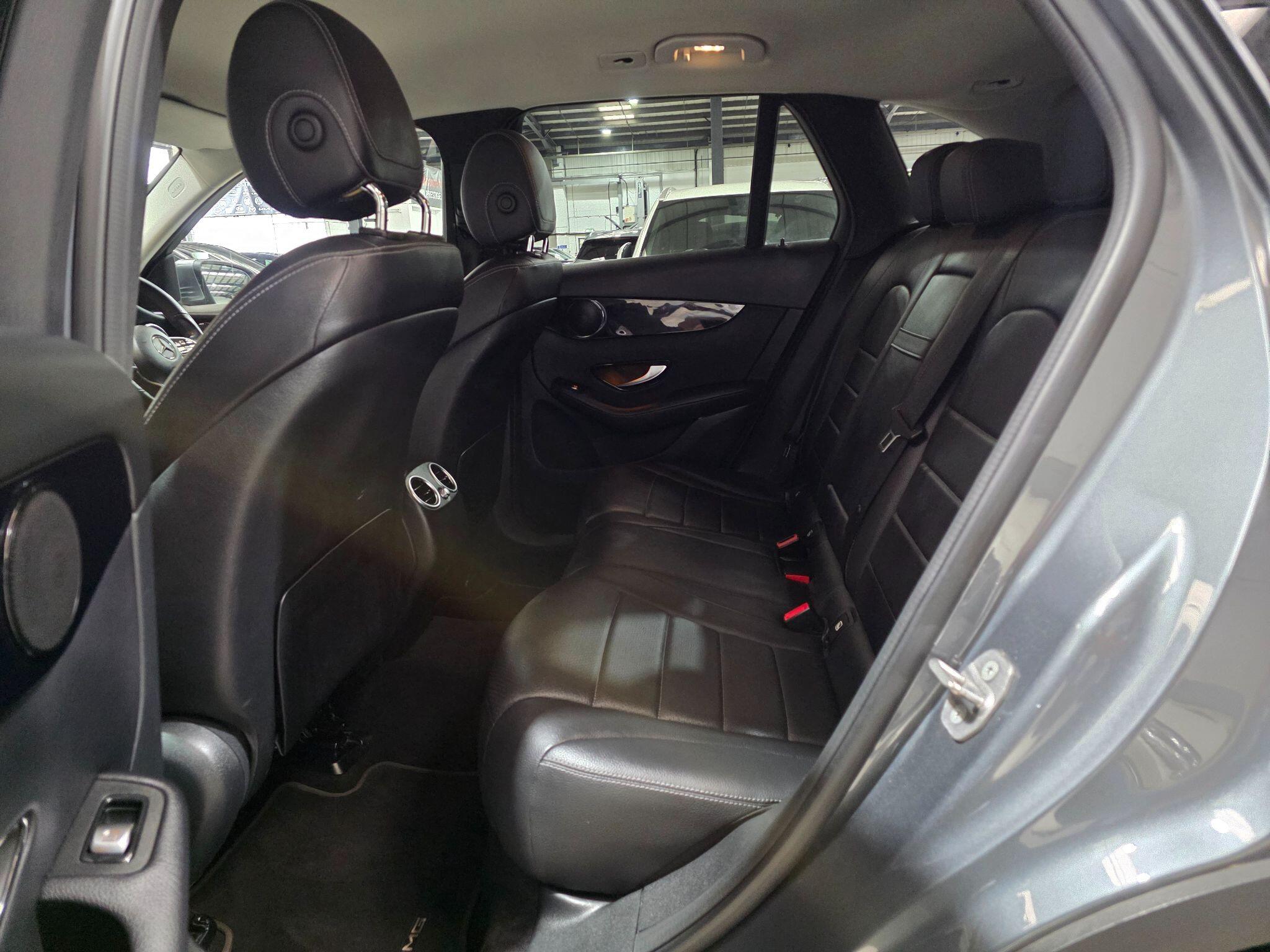 Mercedes-Benz GLC view 26
