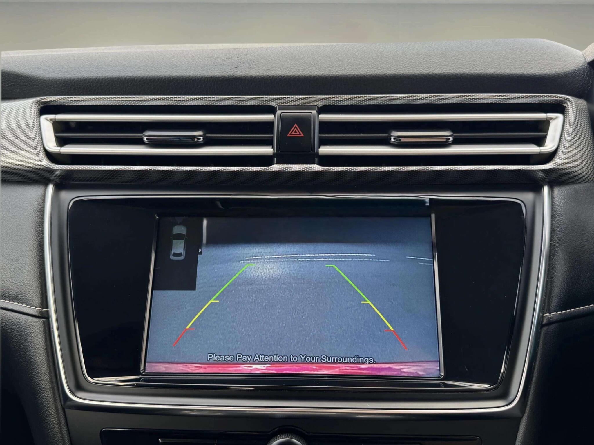 MG MG5 view 7