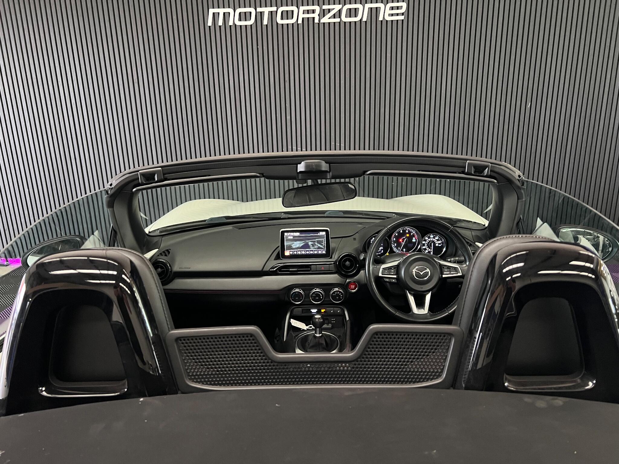 Mazda MX-5 view 20