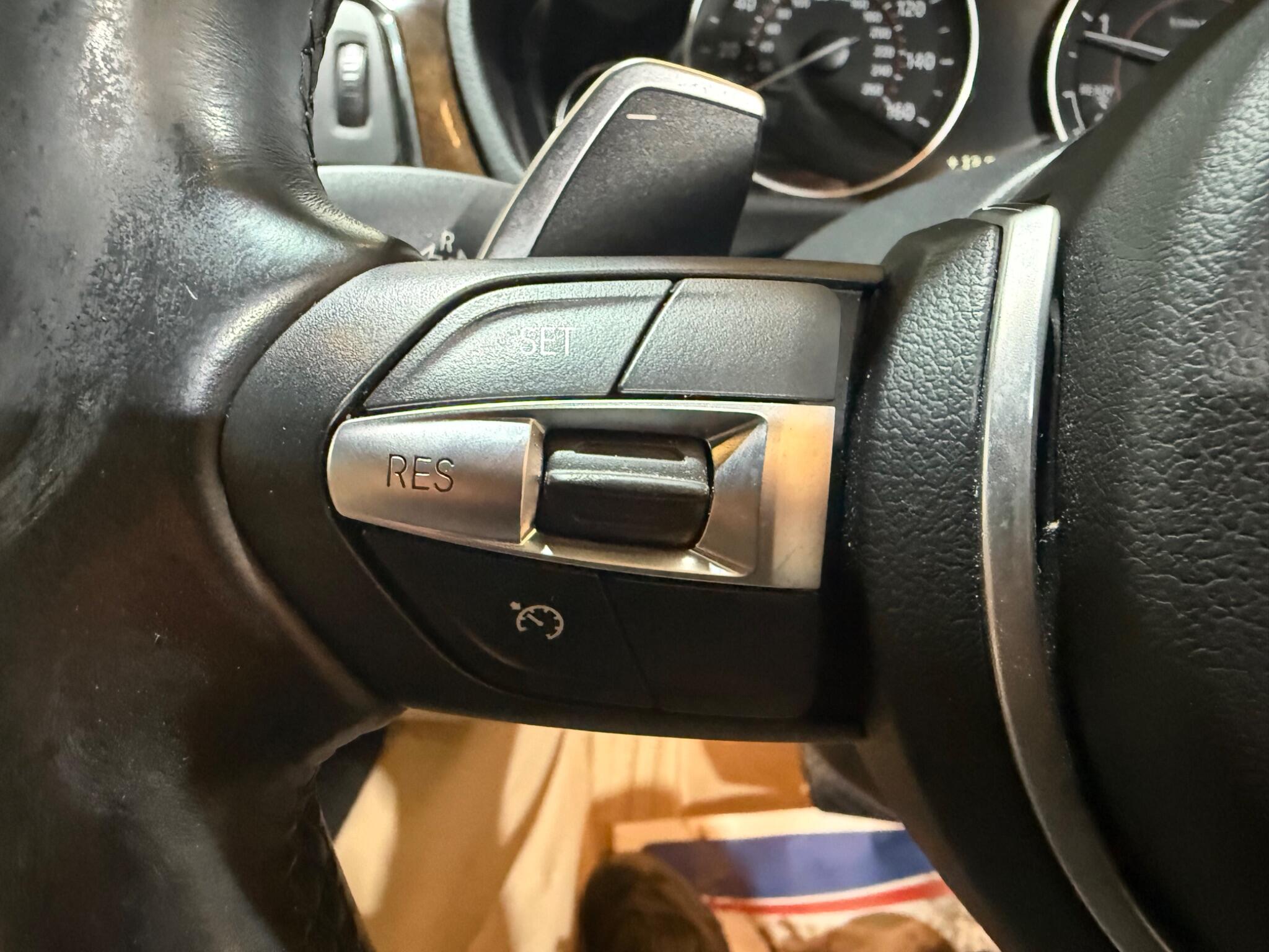 BMW 3 Series view 32