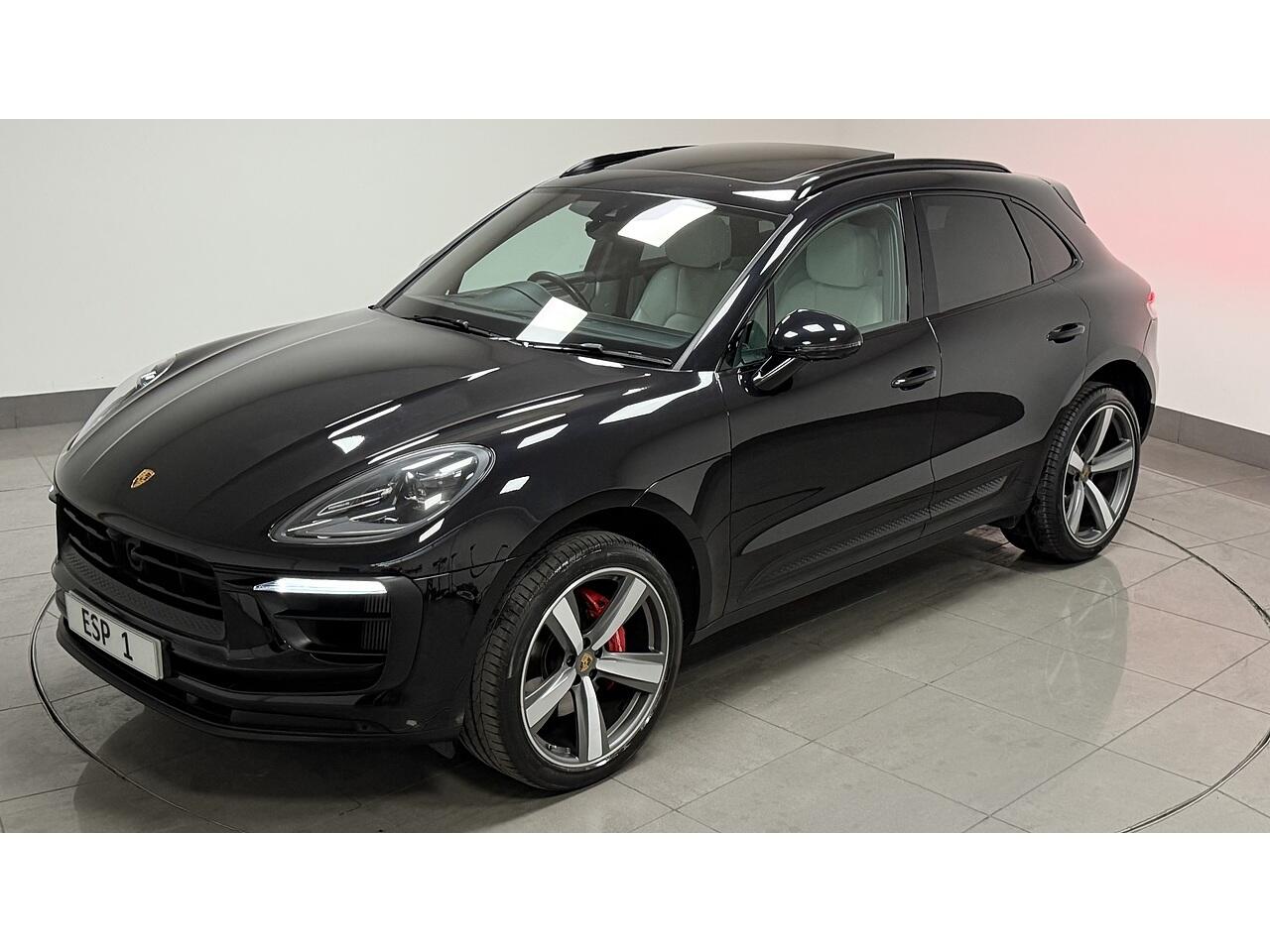 Porsche Macan view 13