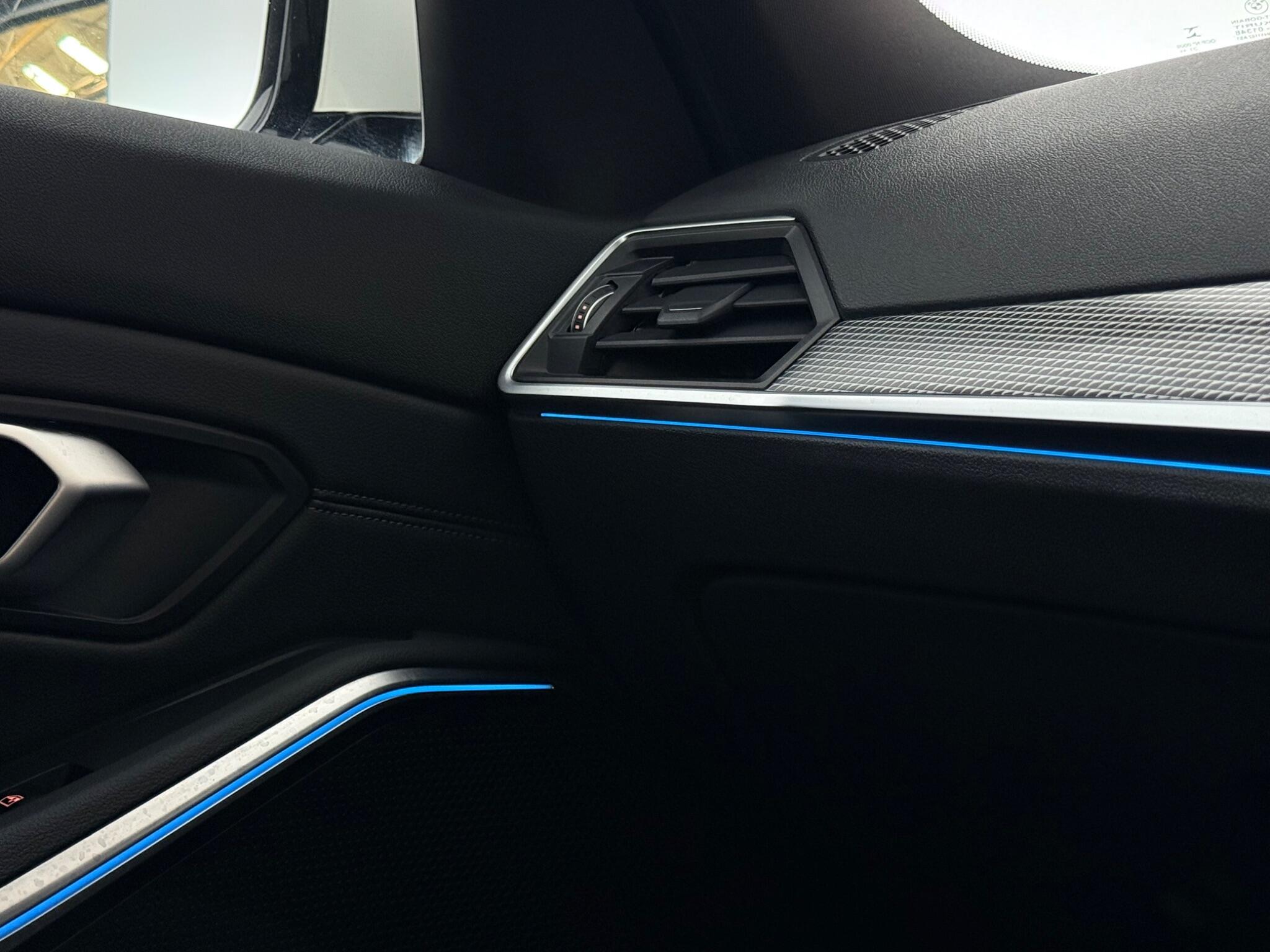 BMW 3 Series view 20