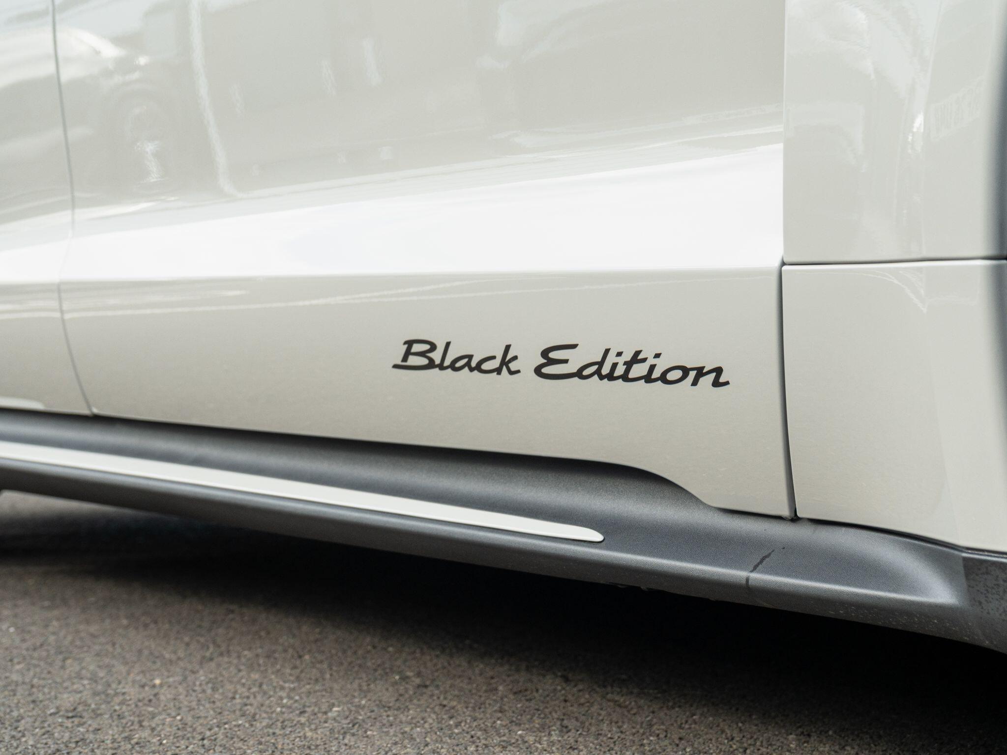 Porsche Taycan view 14
