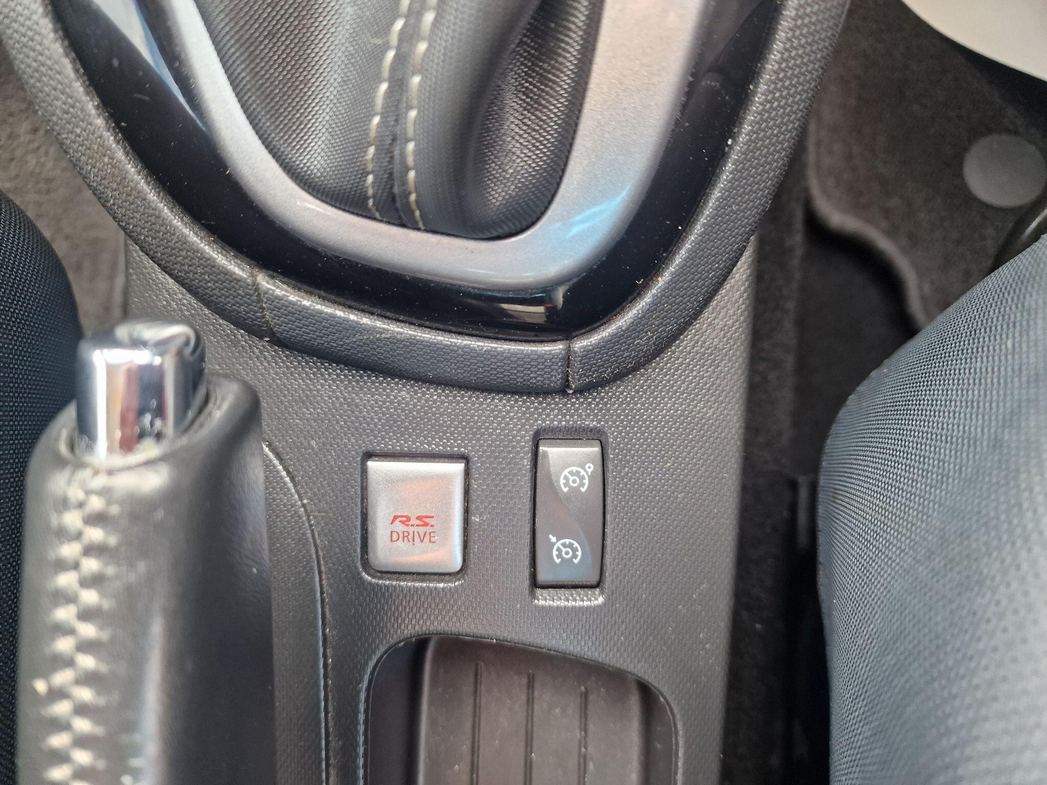 Renault Clio view 50