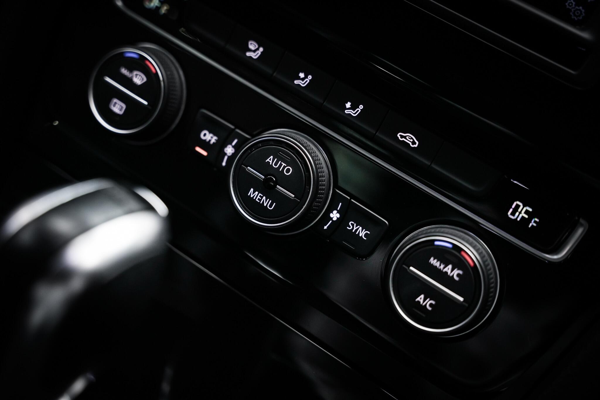 Volkswagen Golf view 40