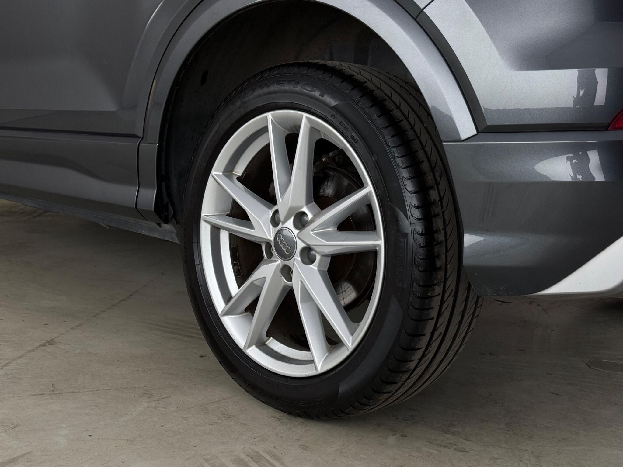 Audi Q2 view 8