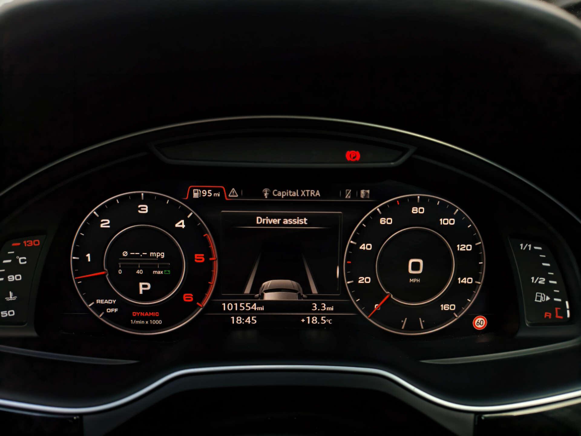 Audi Q7 view 34