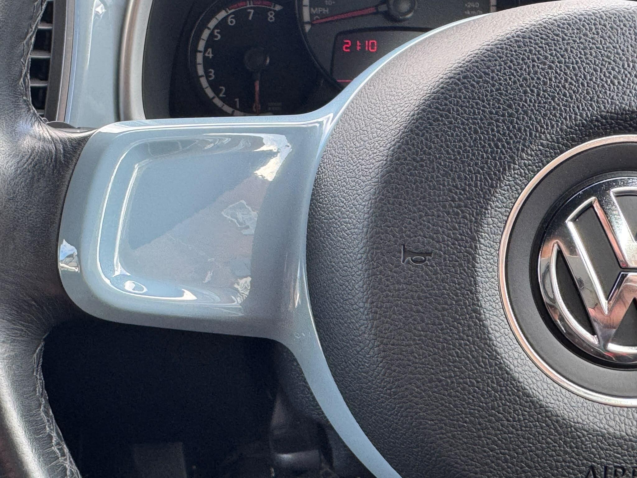 Volkswagen Beetle view 21