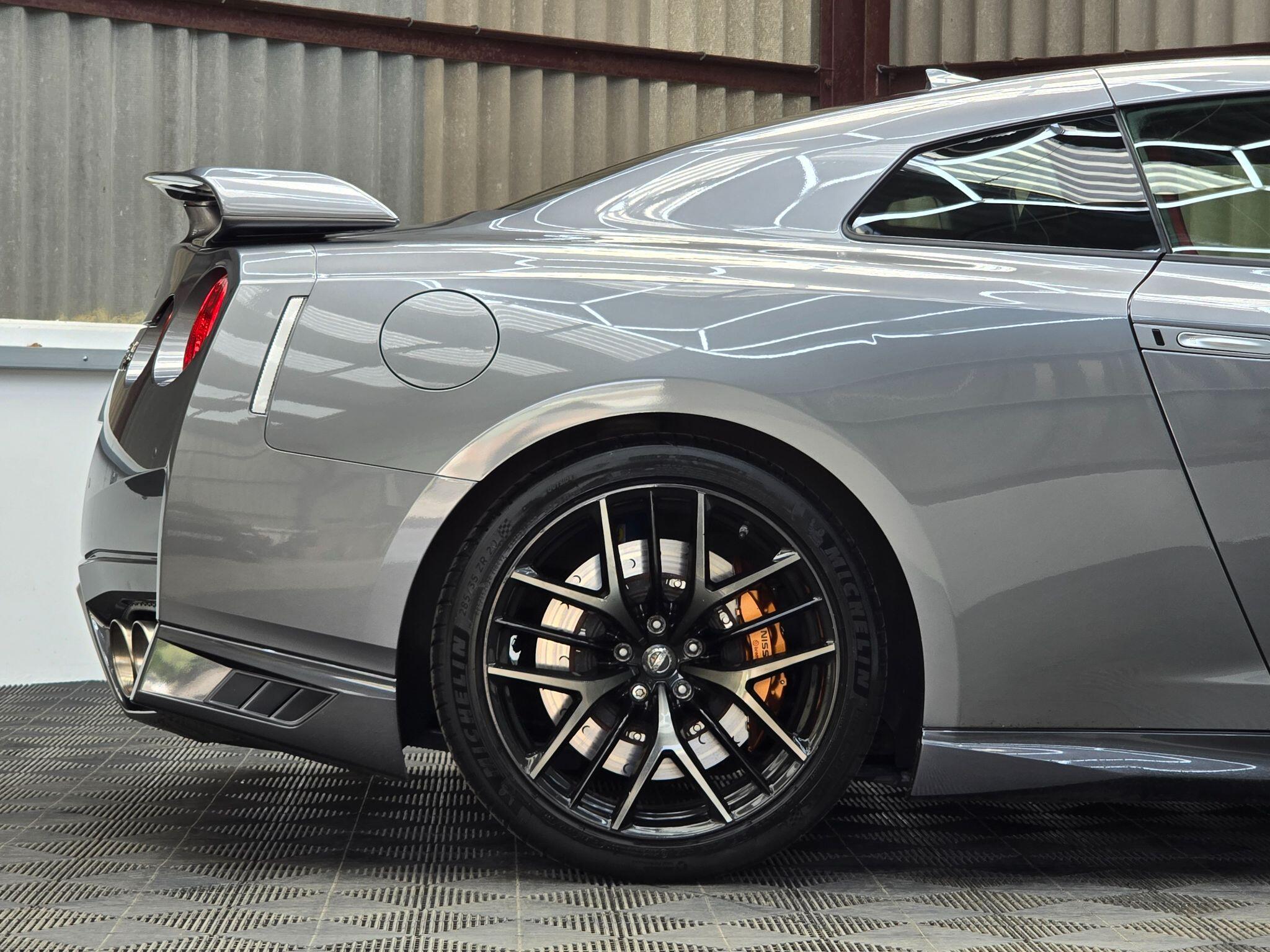 Nissan GT-R view 15