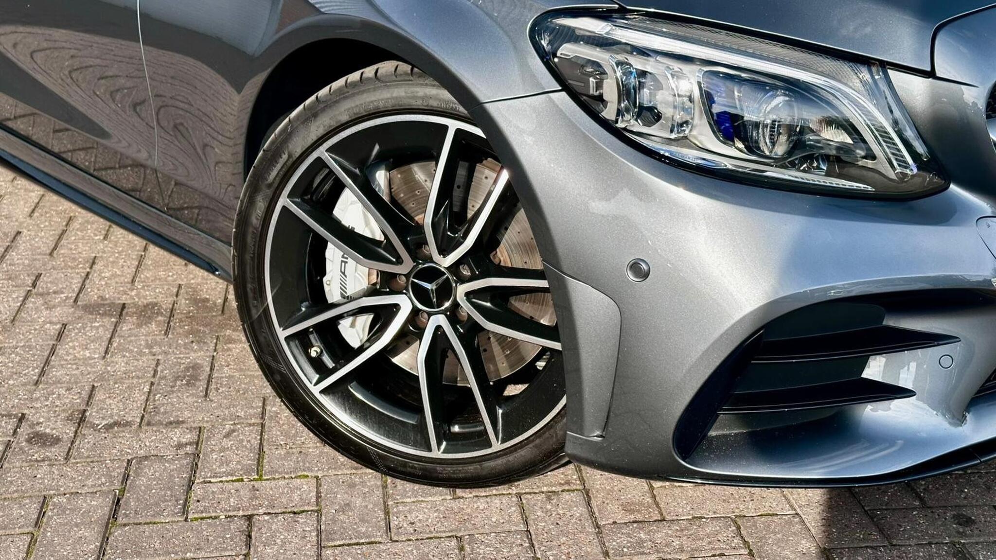 Mercedes-Benz C Class view 4