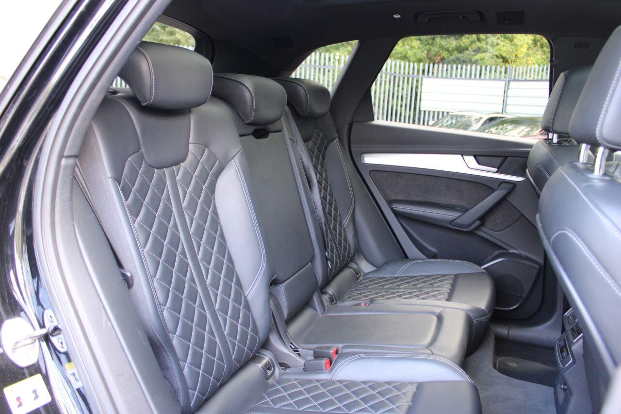 Audi SQ5 view 16