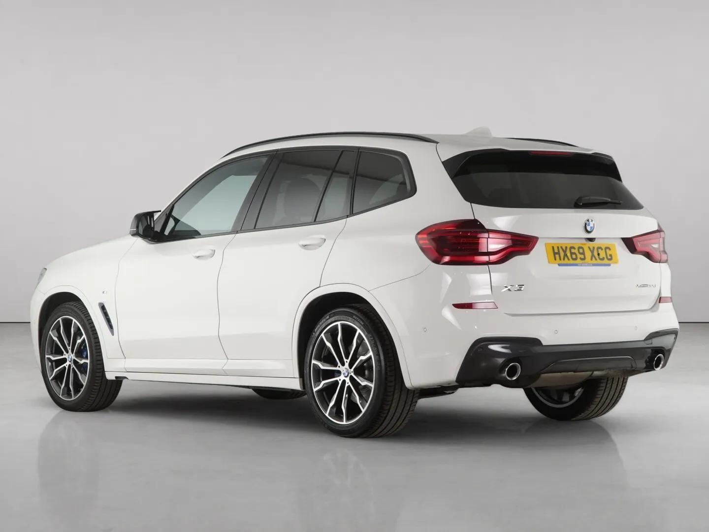 BMW X3 view 9