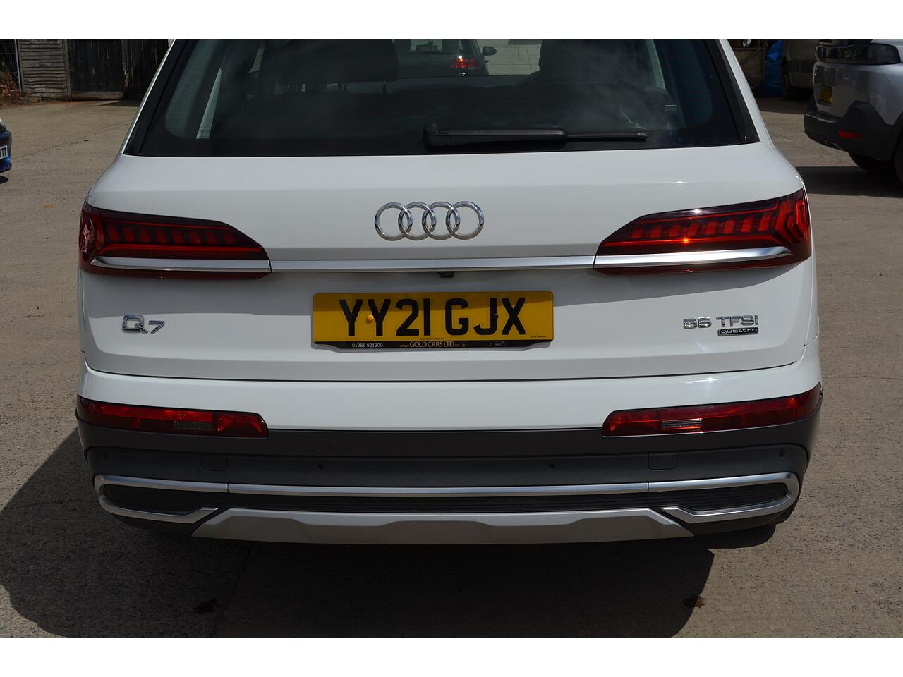 Audi Q7 view 48