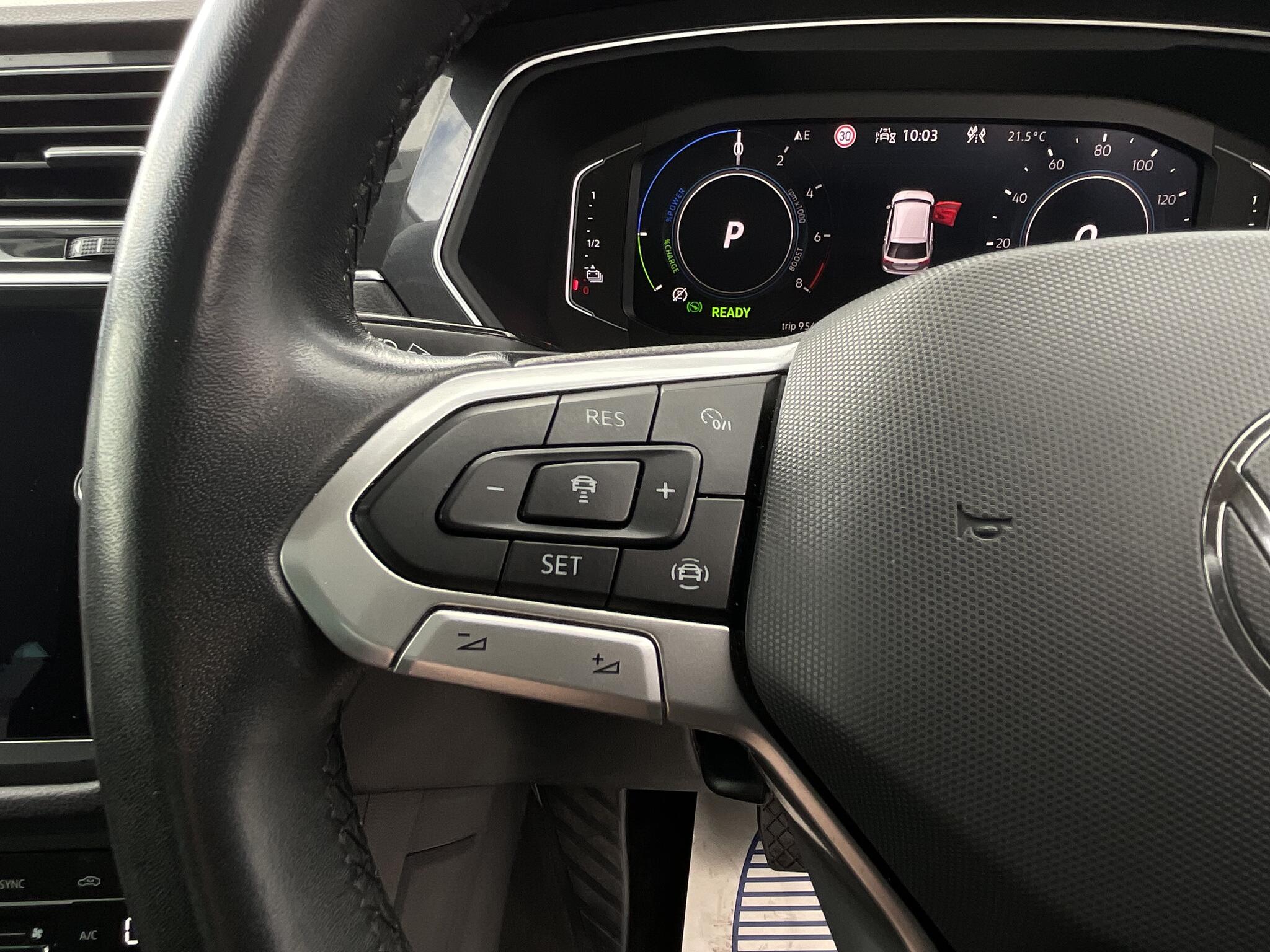 Volkswagen Tiguan view 22