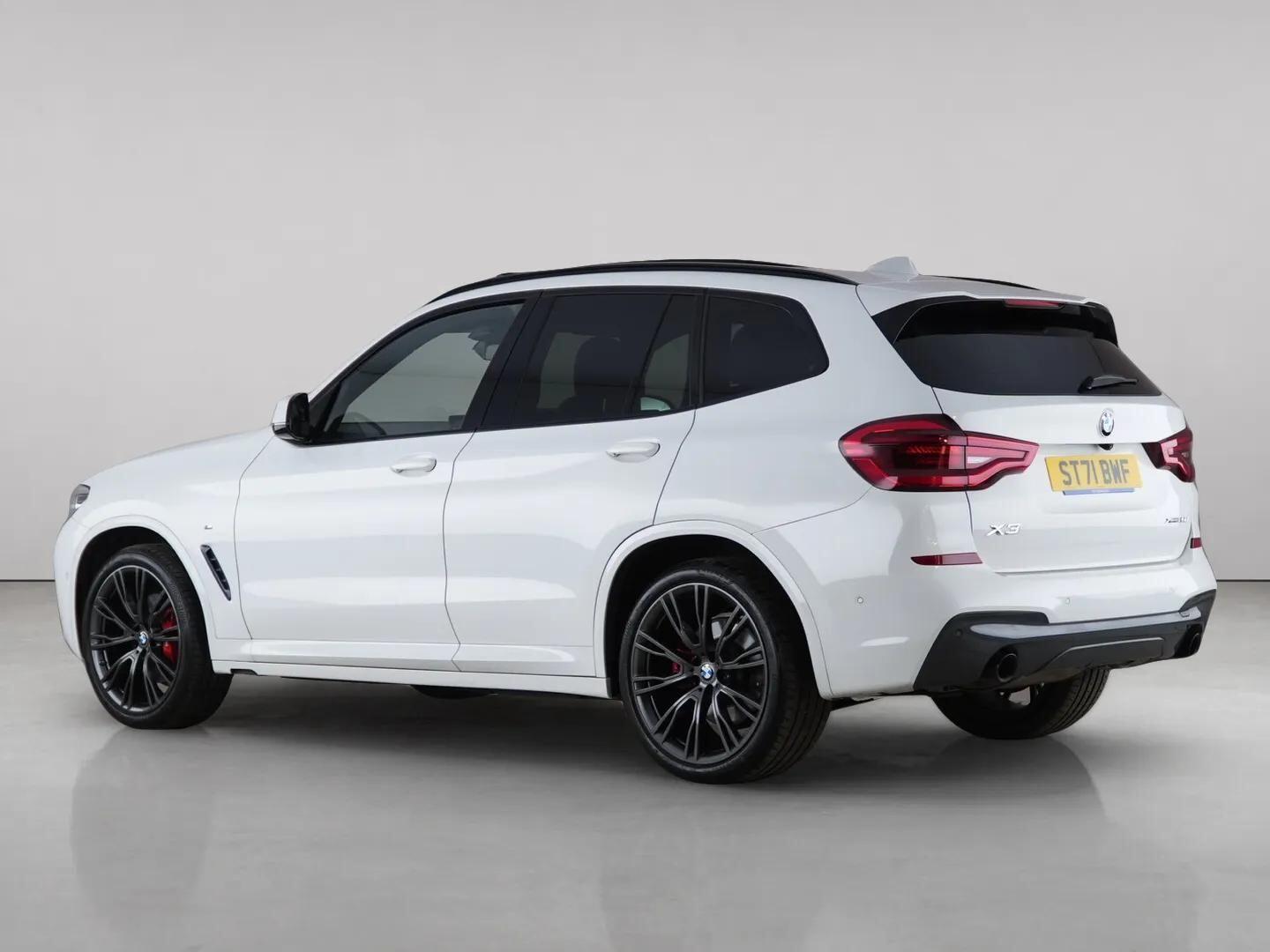 BMW X3 view 6