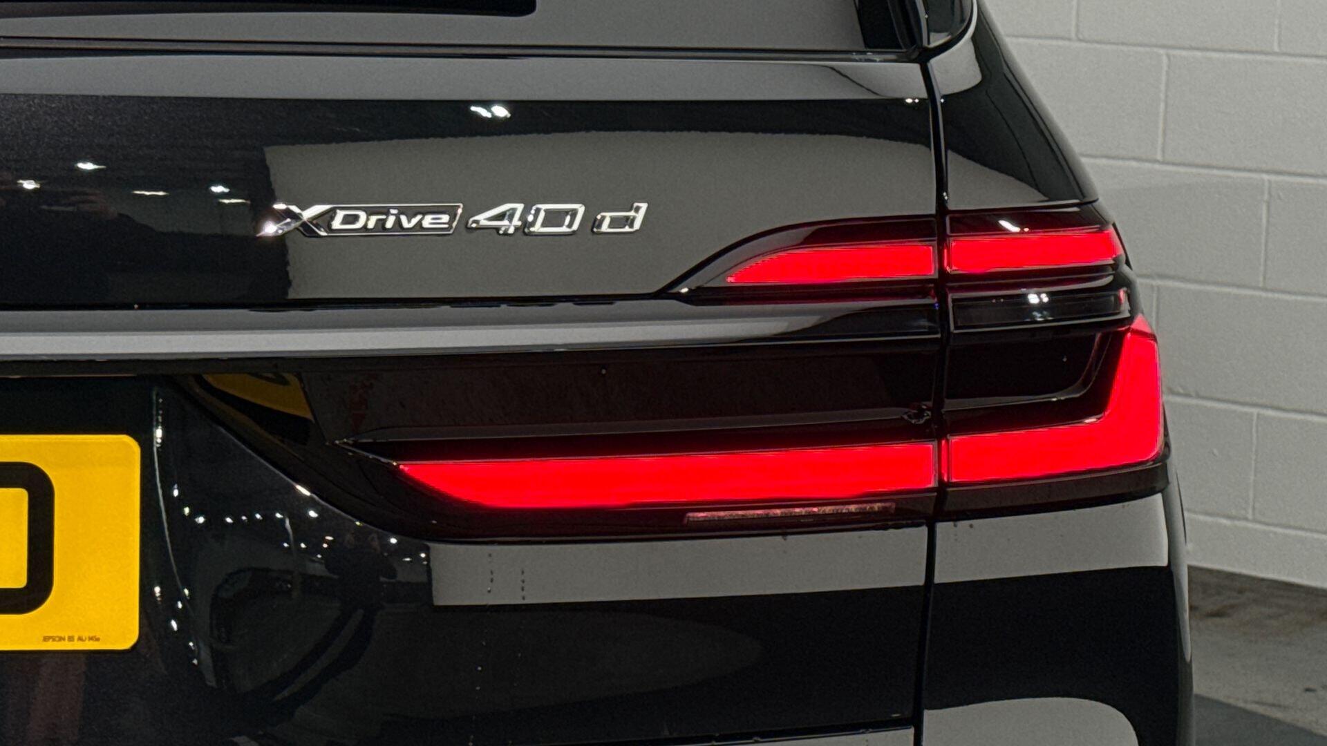 BMW X7 view 23