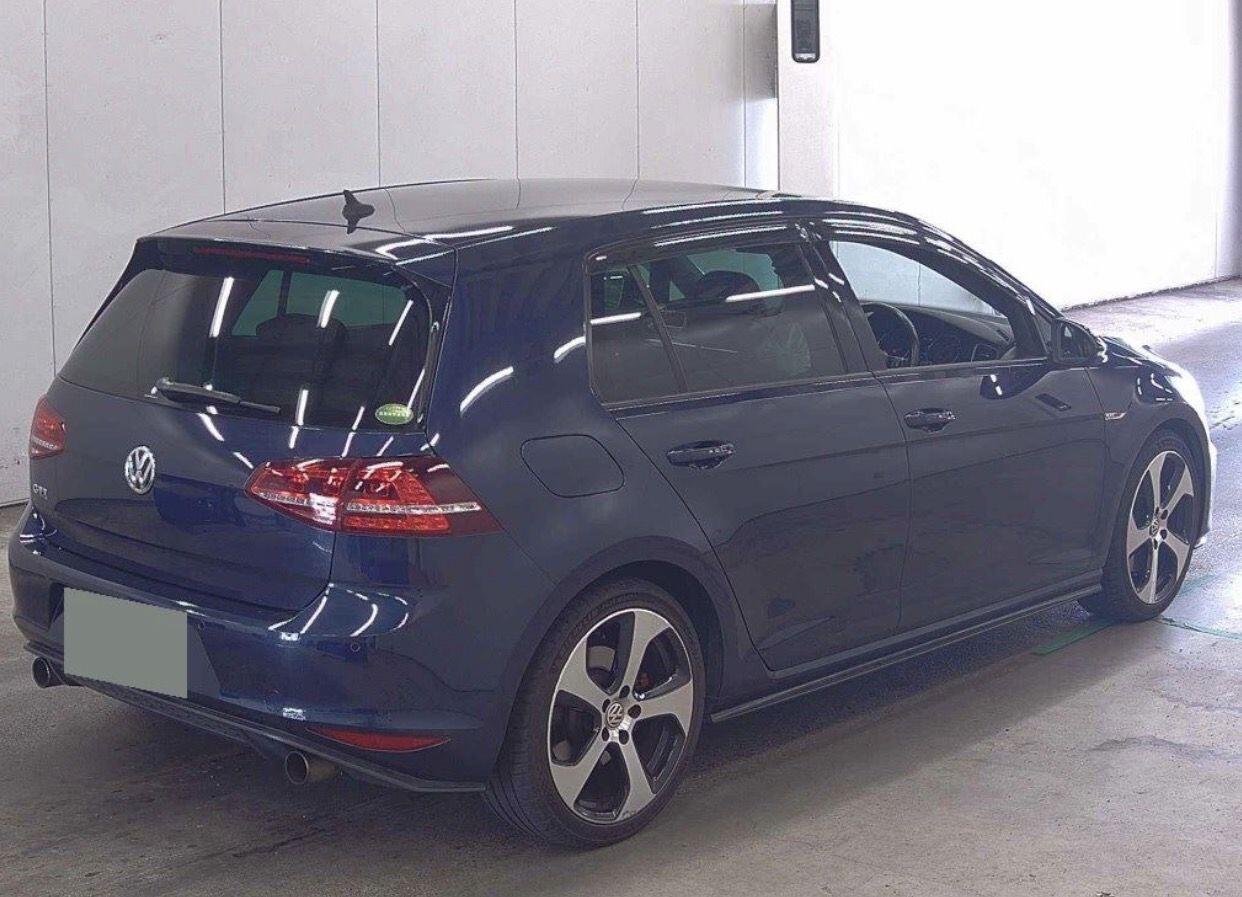 Volkswagen Golf view 4