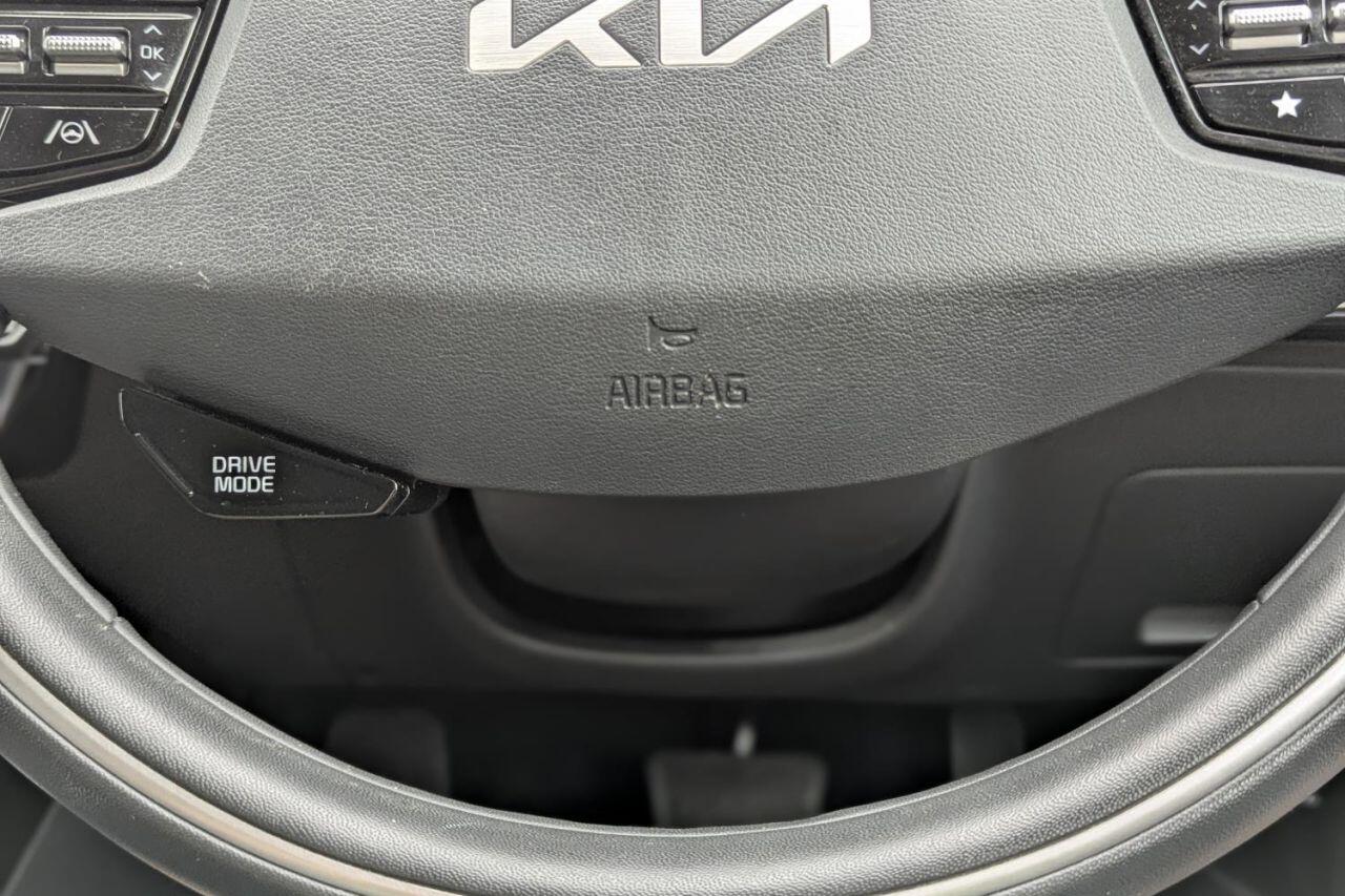 Kia Niro view 34