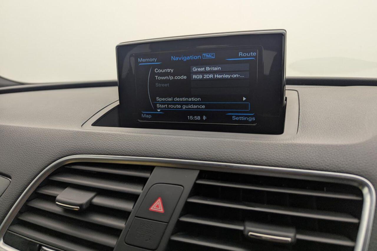 Audi Q3 view 36