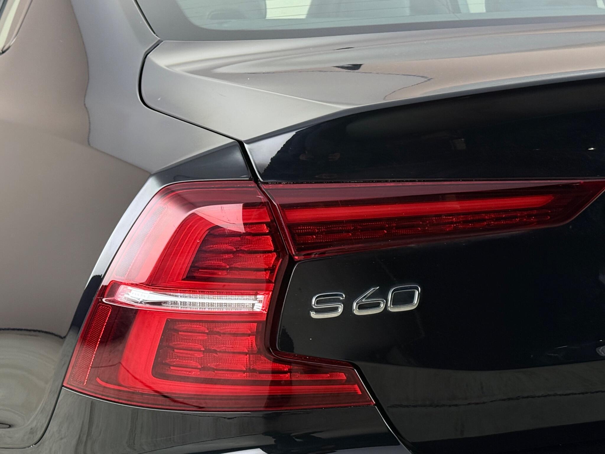Volvo S60 view 10