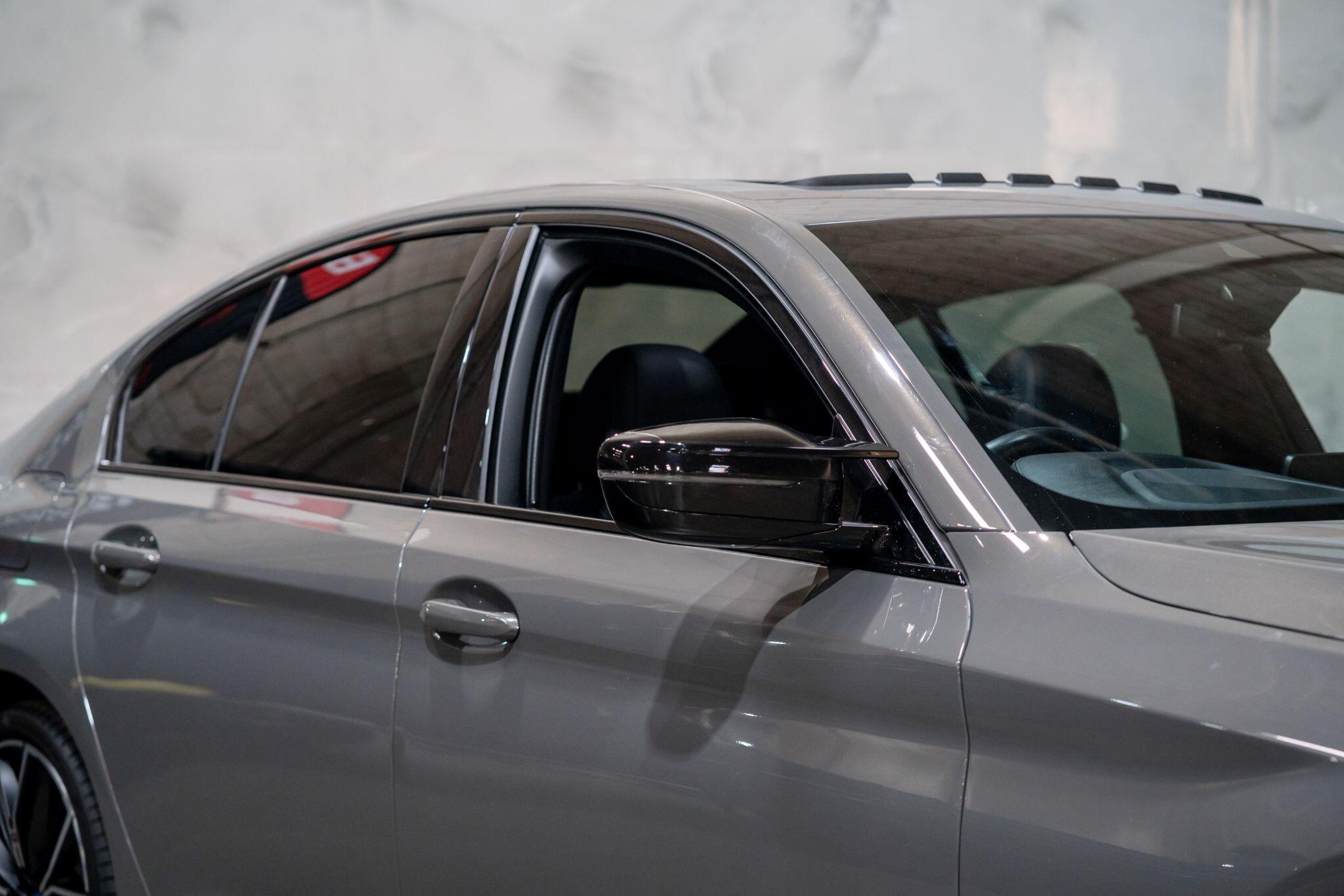 BMW 5 Series view 41