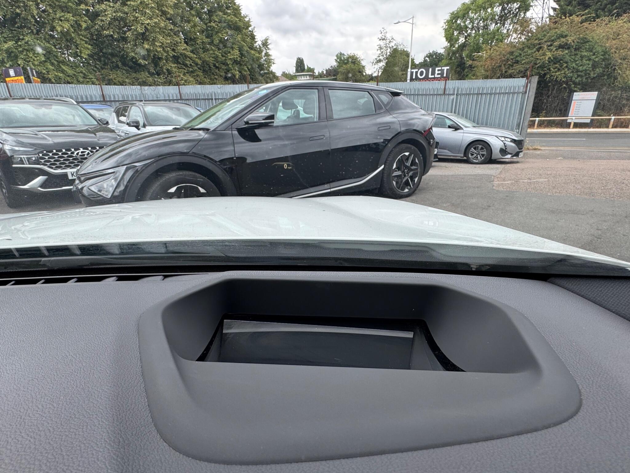 BMW 5 Series view 14