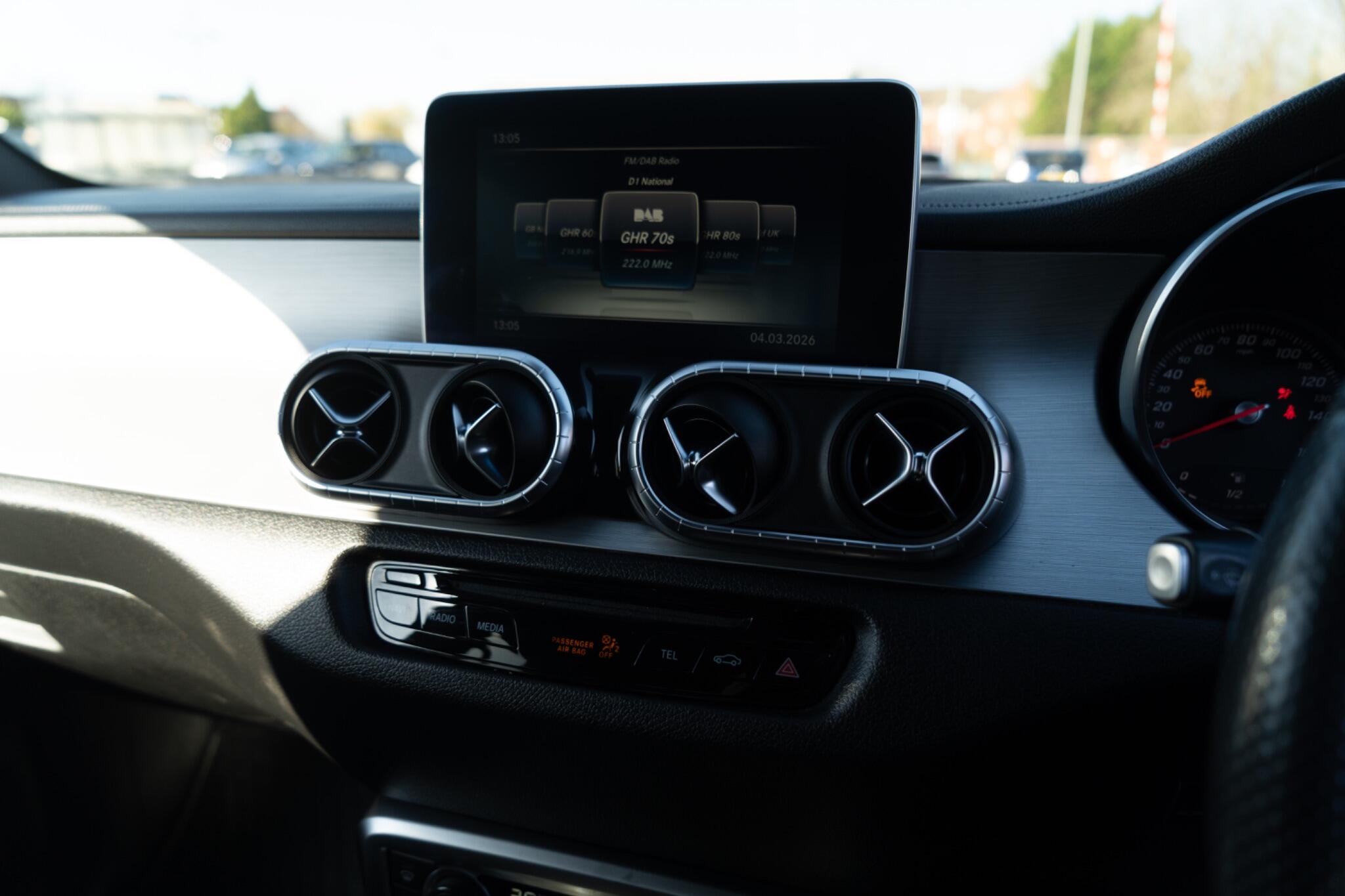 Mercedes-Benz X-Class view 52