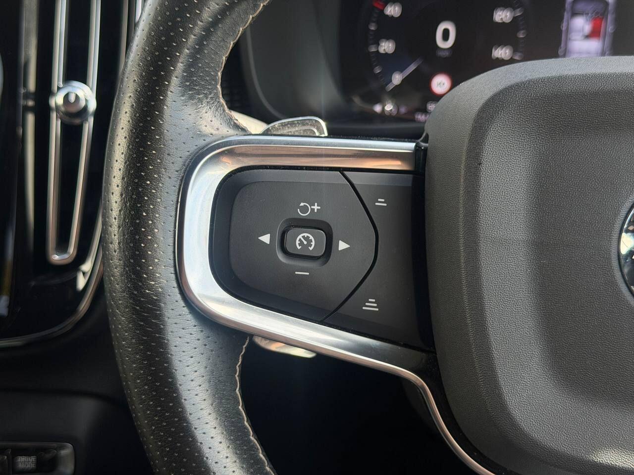 Volvo XC40 view 32