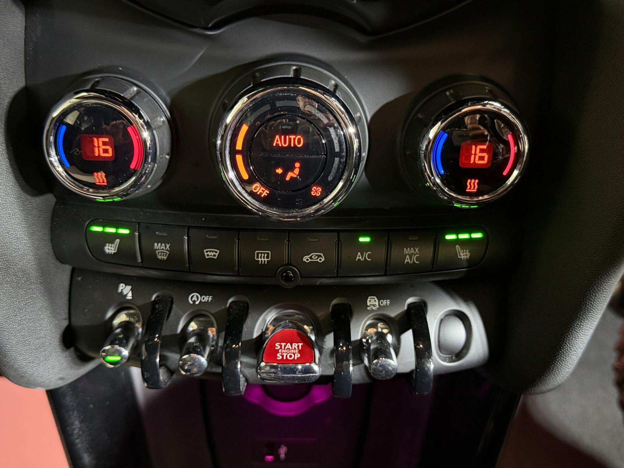 Mini Hatch view 30