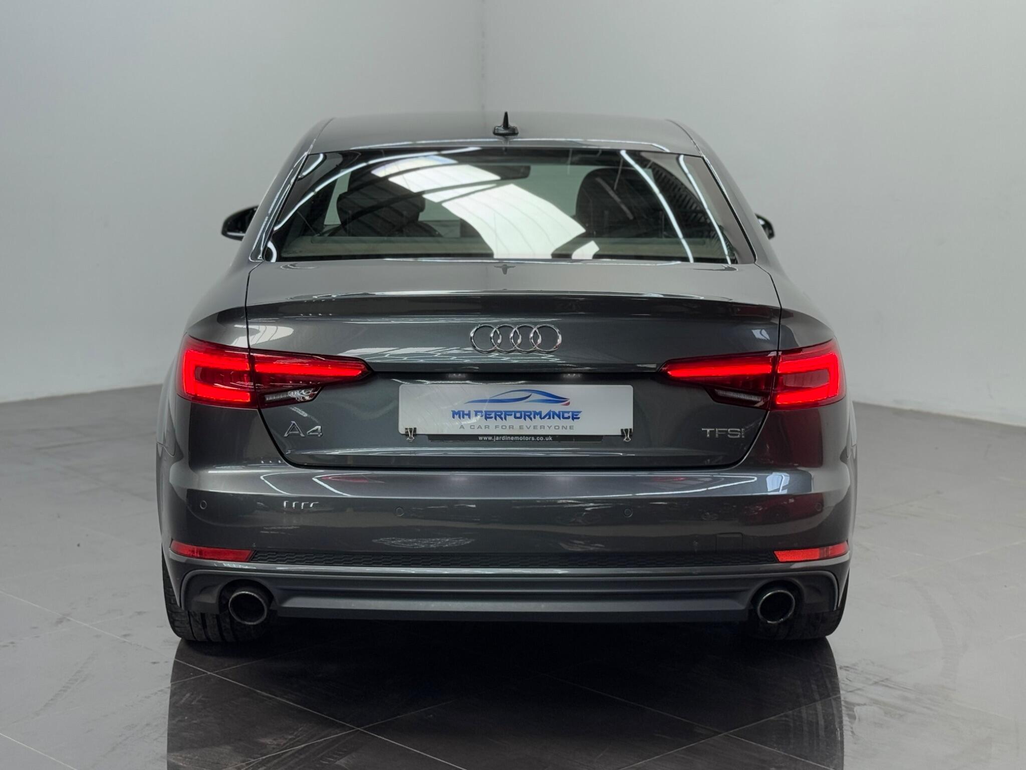 Audi A4 view 4