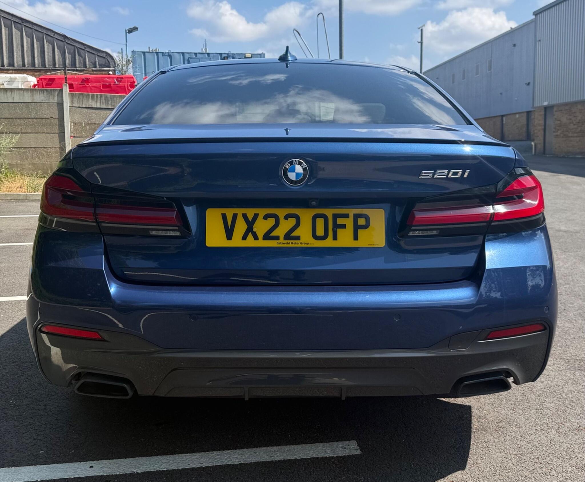 BMW 5 Series view 6