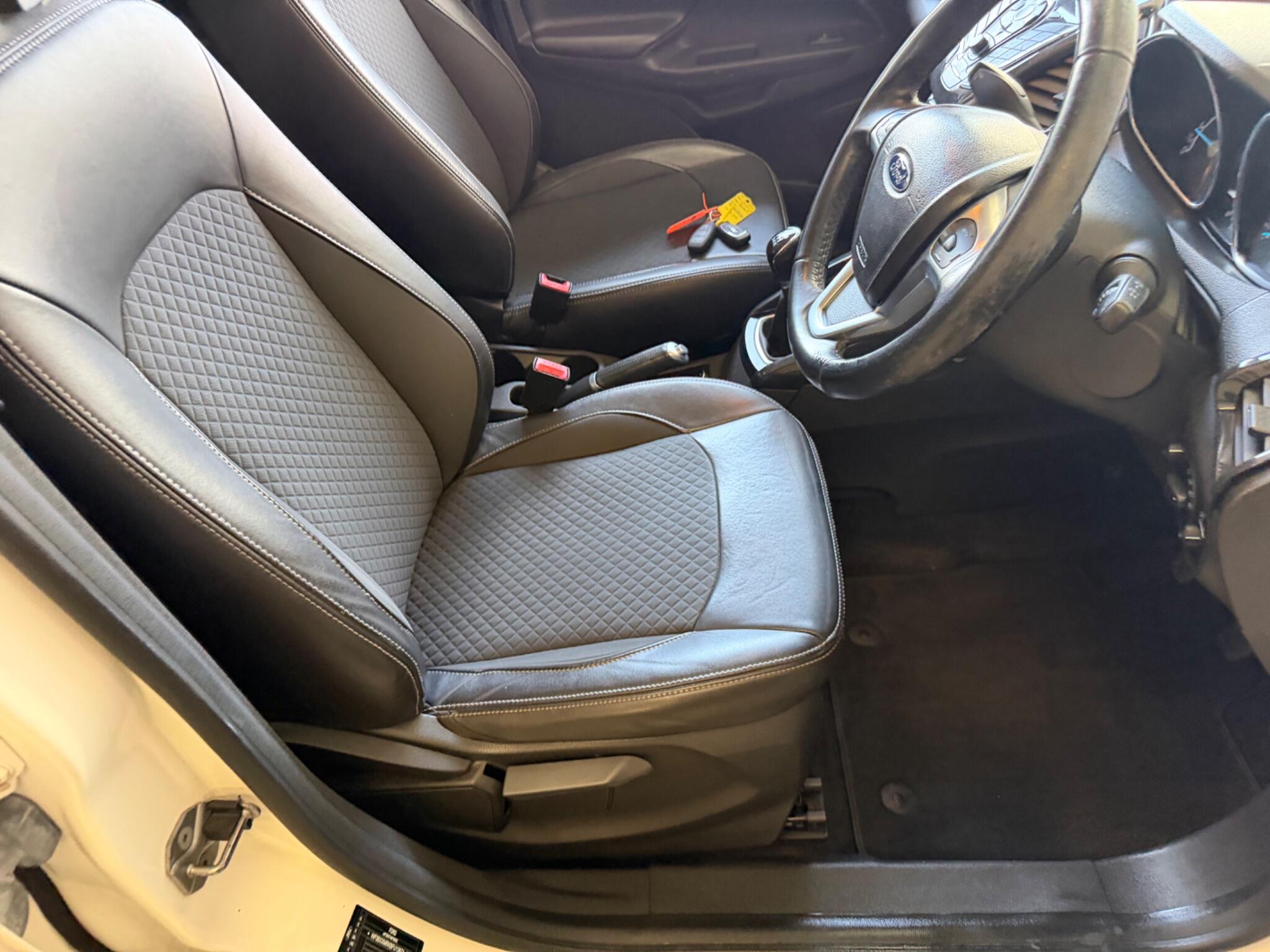 Ford Ecosport view 22