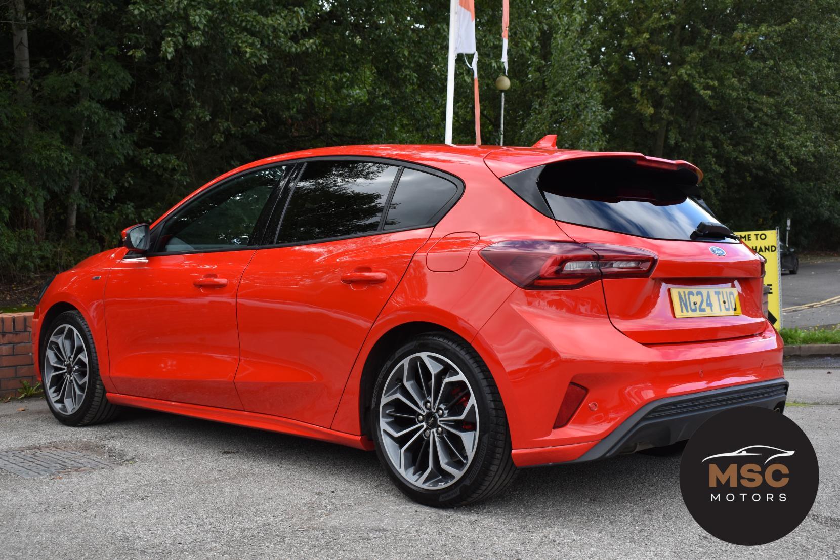 Ford Focus view 14
