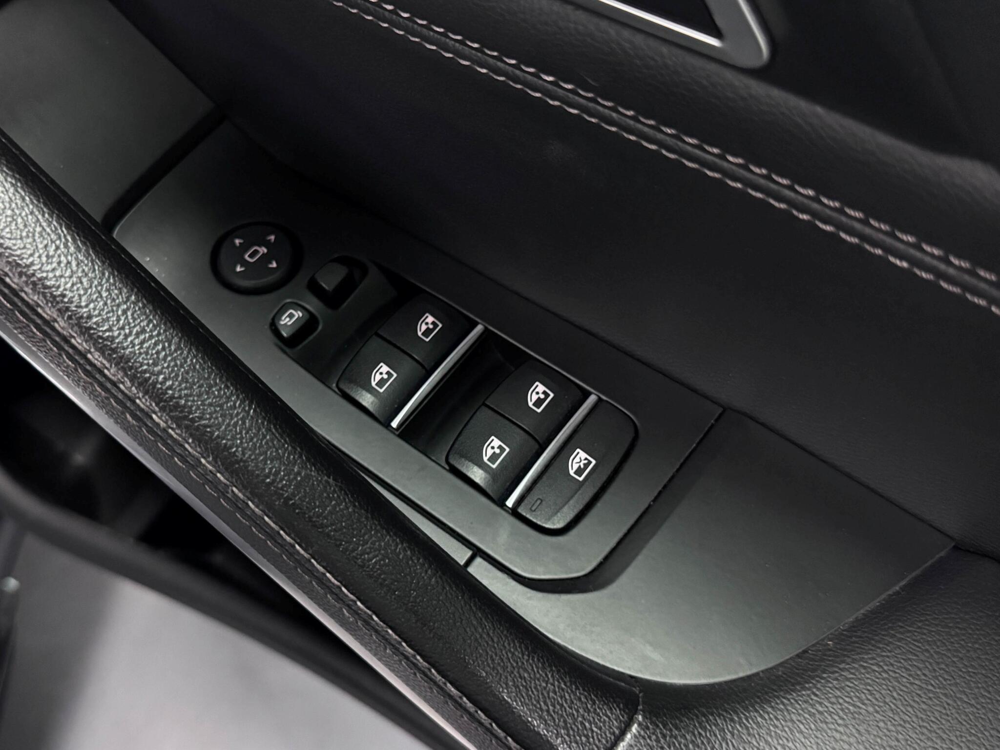 BMW X6 view 13