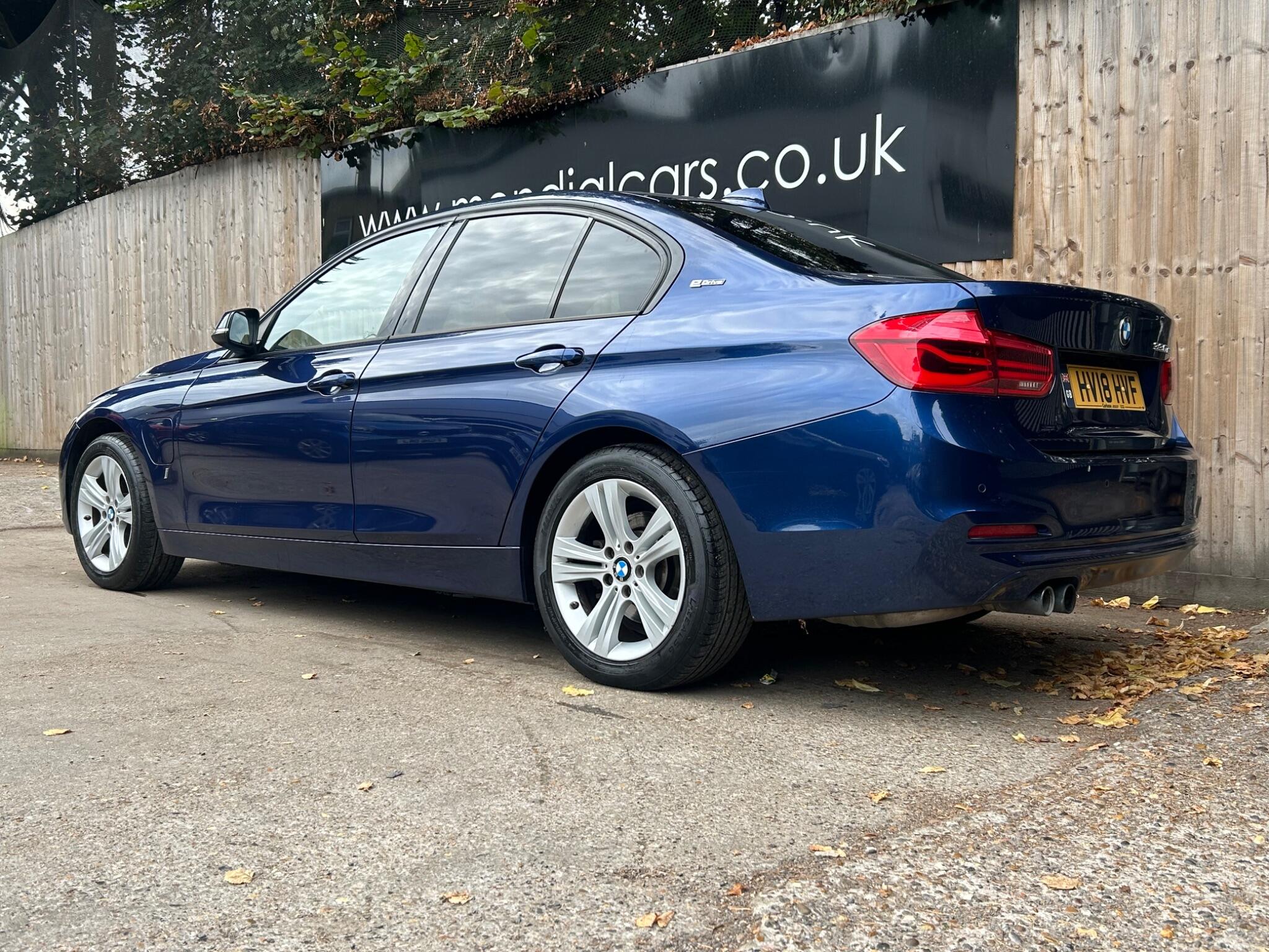 BMW 3 Series view 13