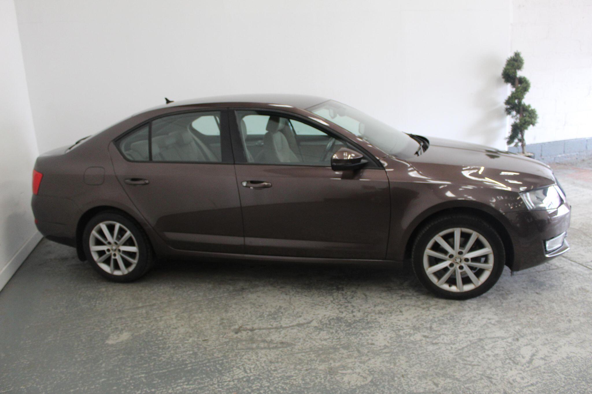Skoda Octavia view 4