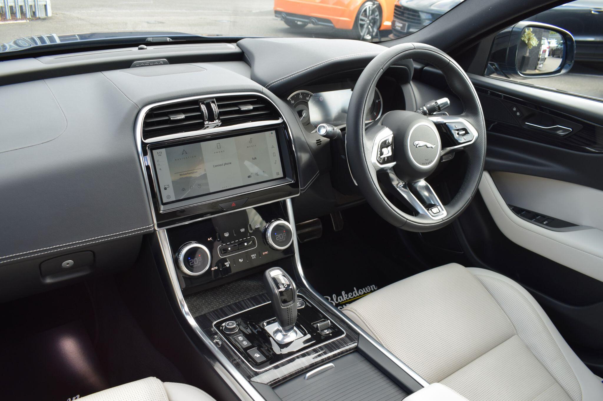 Jaguar Xe view 10